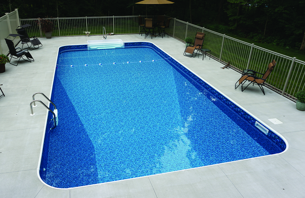 2’ Radius Rectangle featuring an 8’ center Thermoplastic Step-N-Rest