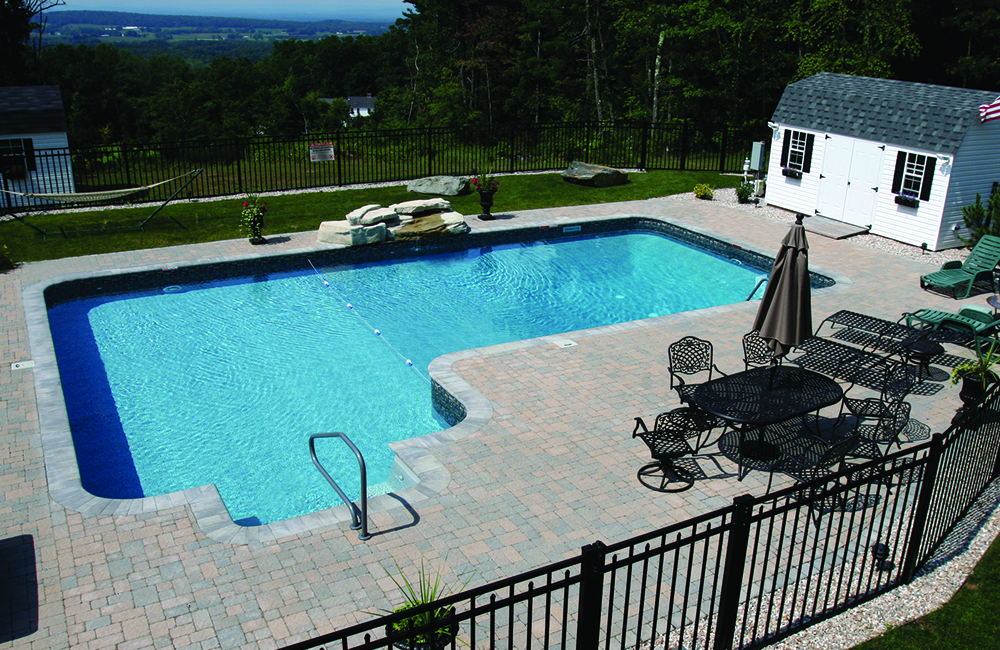 2’ Radius Rectangle 90° L Right featuring an 8’ center Thermoplastic Step-N-Rest
