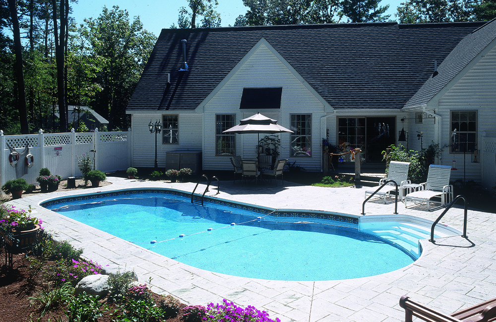 Keyhole Standard View featuring an 8’ offset Thermoplastic Step-N-Rest