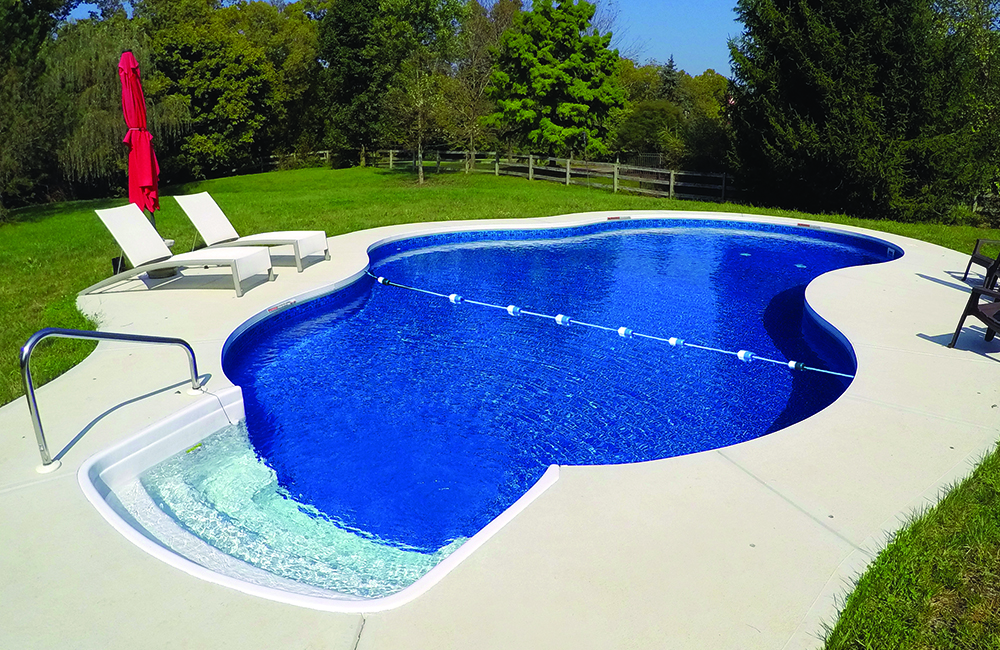 Mountain Lake Right featuring an 8’ center Thermoplastic Step-N-Rest