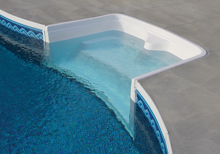 Saratoga Lazy Lounge Pool Step