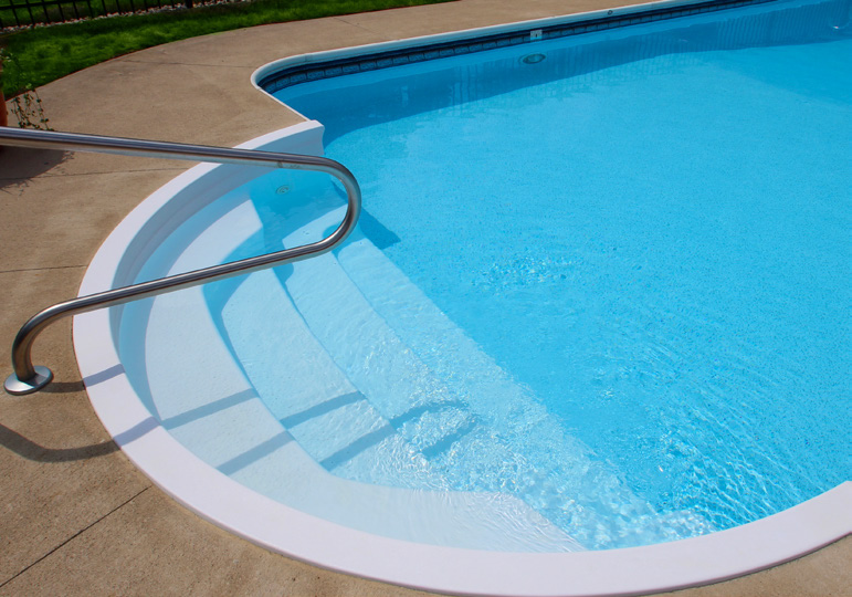 Saratoga Roman Pool Step