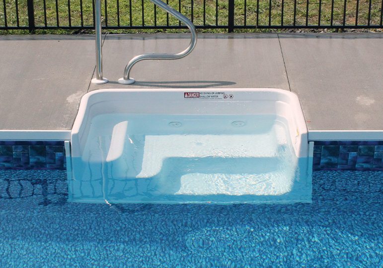 Saratoga Swimout Pool Step